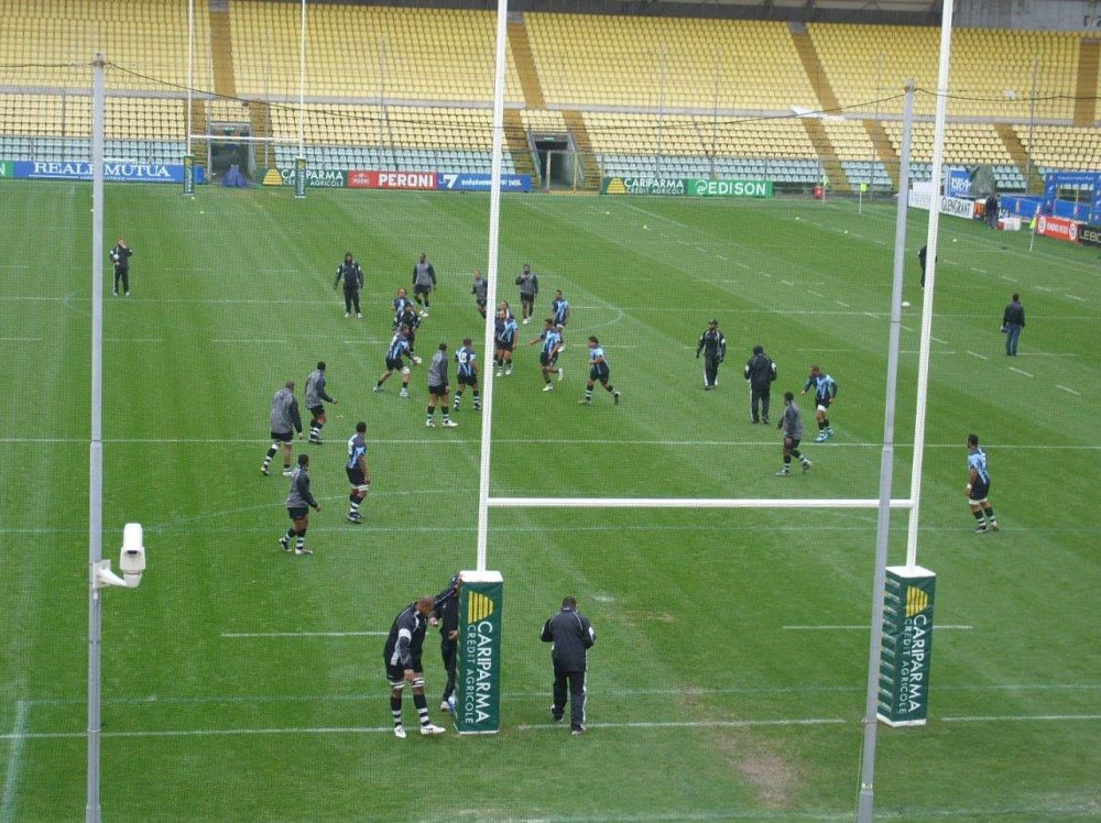 Coppia Pali da Rugby in Alluminio Lega 6005 – Altezza 15m, Profilo Ovale 100x120mm