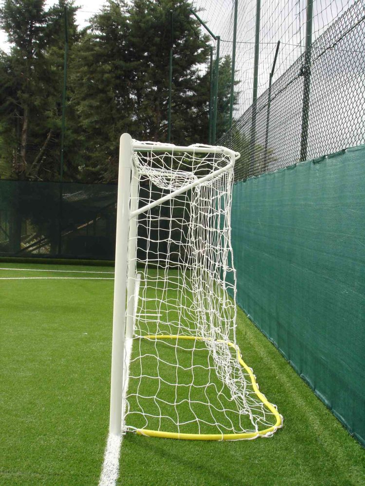 Porta da Calcetto Fissa con Bussole - Acciaio Tondo Ø80mm Verniciata Bianca - 3x2m - immagine 2