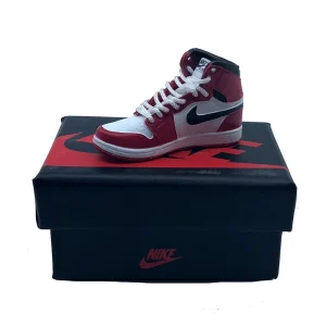 Jordan 1 high Chicago – Mini Scarpe da Collezione Jordan 1 high Chicago – Mini Scarpe da Collezione