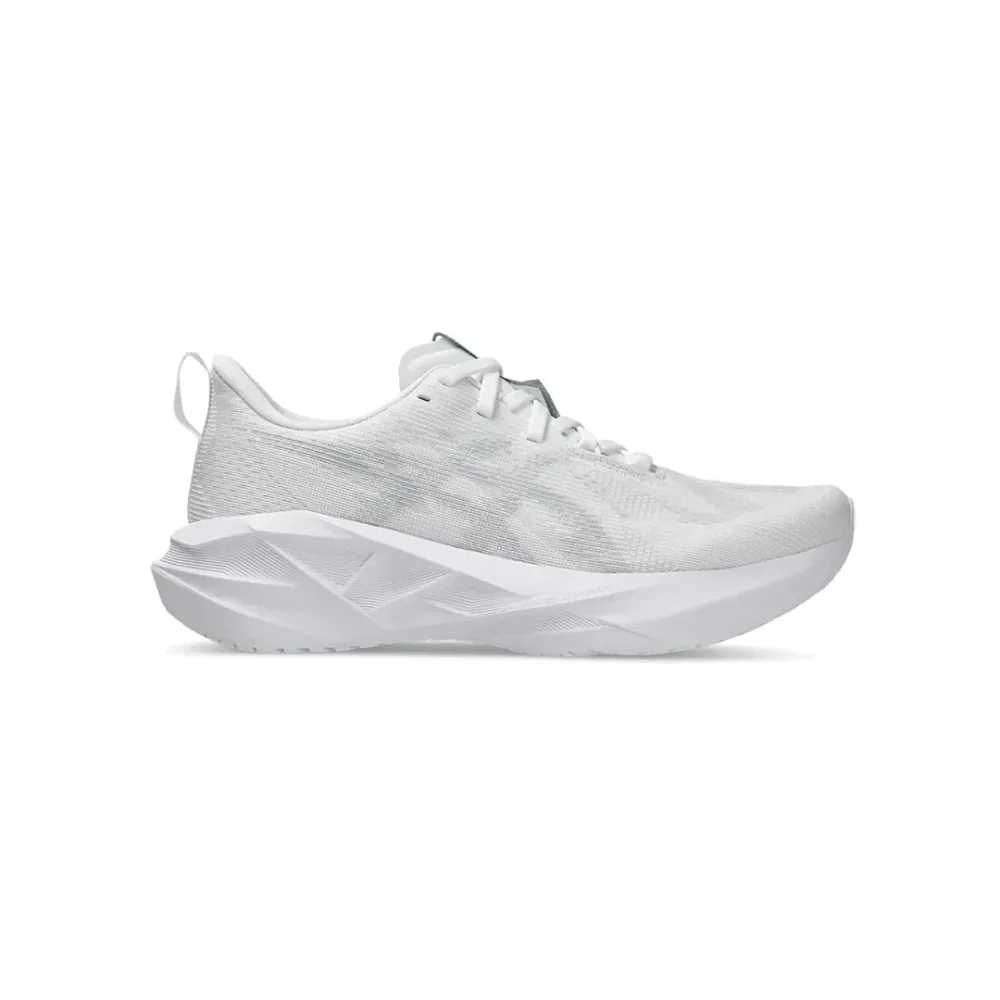 Running Novablast 5 Donna