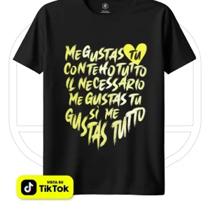 Maglia “A Me Mi Piace” – Ispirata ad Alfa | Amore, Destino, Connessione Maglia “A Me Mi Piace” – Ispirata ad Alfa | Amore, Destino, Connessione