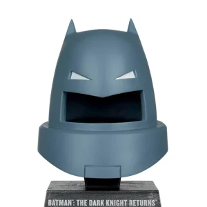 DC Direct Batman 1:3 Cowl Prop Replica Armored Batman (Dark Knight Returns) DC Direct Batman 1:3 Cowl Prop Replica Armored Batman (Dark Knight Returns)