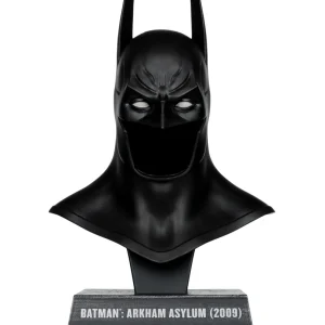 DC Direct Batman 1:3 Cowl Prop Replica Arkham Asylum DC Direct Batman 1:3 Cowl Prop Replica Arkham Asylum
