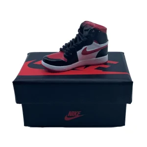 Jordan 1 High Bread Toe – Mini Scarpe da Collezione Jordan 1 High Bread Toe – Mini Scarpe da Collezione