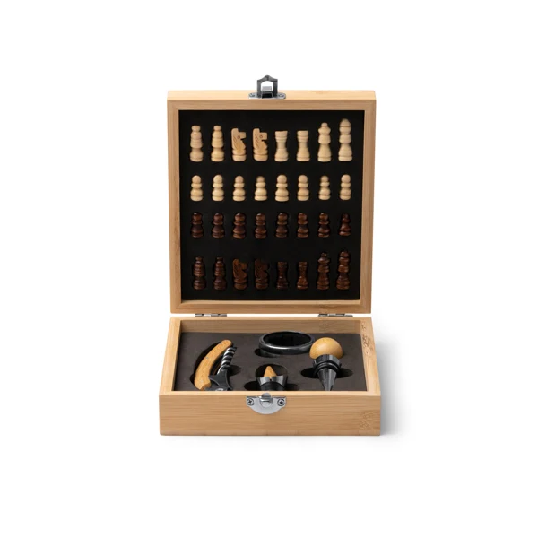Set Vino in Bambù con Scacchiera – 4 Accessori in Acciaio Inossidabile e Pezzi degli Scacchi