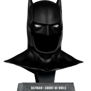 DC Direct Batman 1:3 Cowl Prop Replica Court of Owls DC Direct Batman 1:3 Cowl Prop Replica Court of Owls