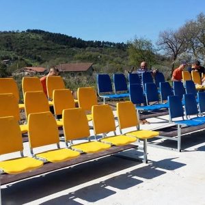 Modulo Tribuna 3 File con 15 Seggiolini – Acciaio Zincato a Caldo – 2,5 Metri Modulo Tribuna 3 File con 15 Seggiolini – Acciaio Zincato a Caldo – 2,5 Metri