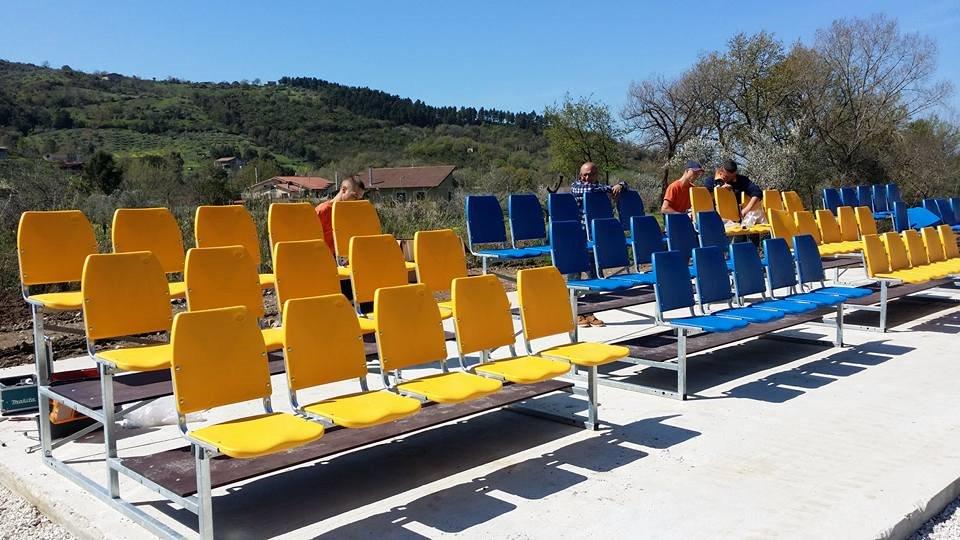 Modulo Tribuna 3 File con 15 Seggiolini - Acciaio Zincato a Caldo - 2,5 Metri
