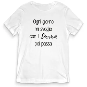T-shirt Divertente – MI SVEGLIO COL SORRISO – tee24-019 T-shirt Divertente – MI SVEGLIO COL SORRISO – tee24-019