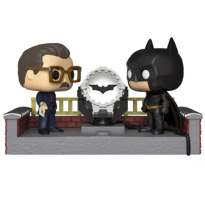 Batman and Commissioner Gordon (Batman Begins) (with Light-Up Bat Signal) Batman and Commissioner Gordon (Batman Begins) (with Light-Up Bat Signal)