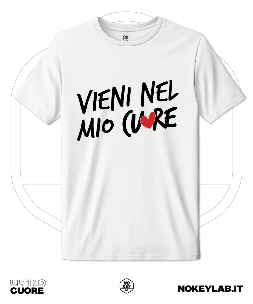 Maglia Ultimo ” Vieni nel mio Cuore” – T-Shirt Fan Tour 2025 | Regalo Musica Italiana Maglia Ultimo ” Vieni nel mio Cuore” – T-Shirt Fan Tour 2025 | Regalo Musica Italiana