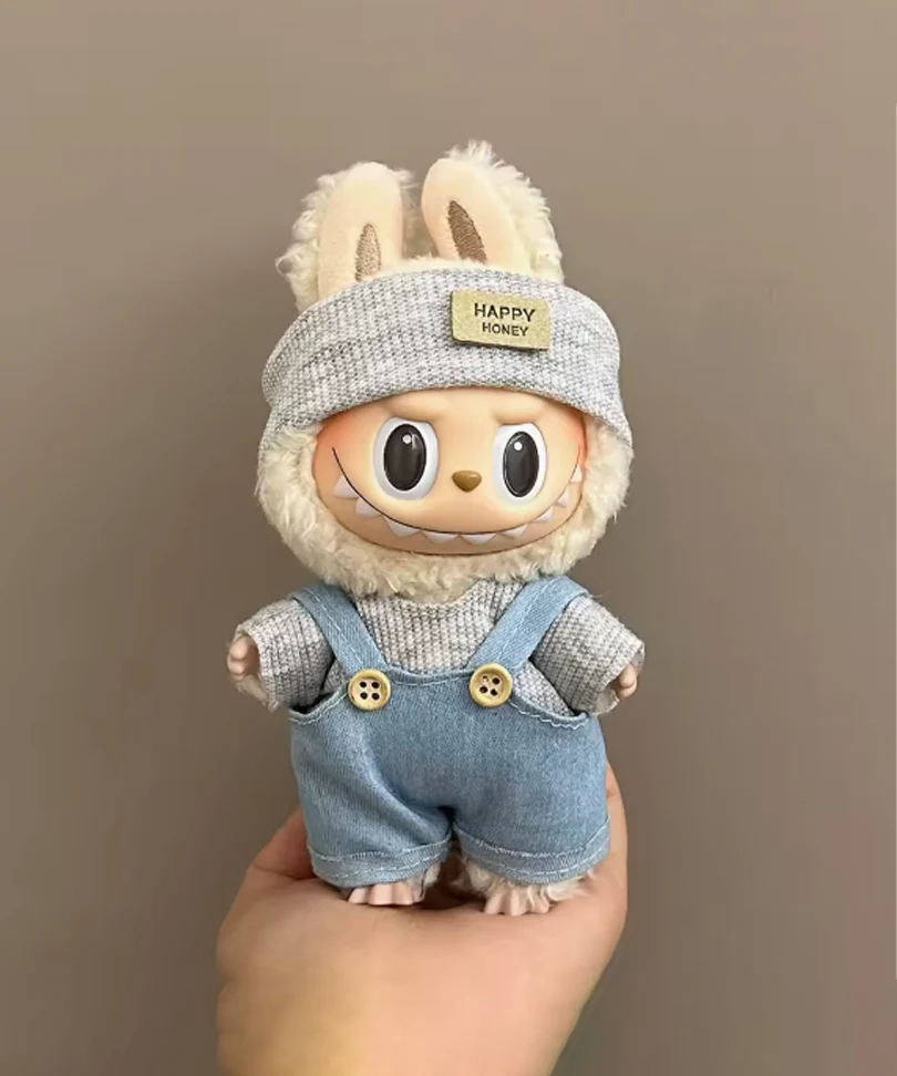 Vestitino con Salopette in Jeans, Maglietta e Cappello Grigio per Labubu (17 cm)