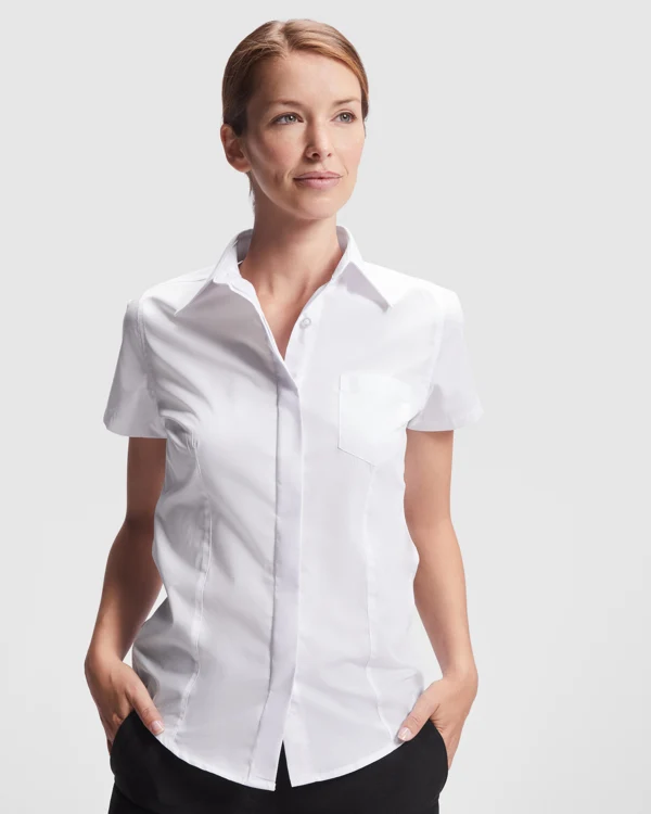 Camicia da Lavoro Donna Maniche Corte SOFIA – Vestibilità Aderente e Taglio Femminile Camicia da Lavoro Donna Maniche Corte SOFIA – Vestibilità Aderente e Taglio Femminile